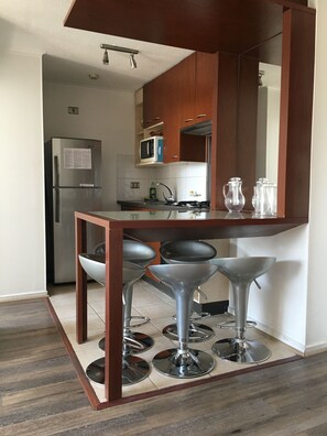 Familieleilighet, 2 soverom | Eget kjøkken | Kjøleskap, mikrobølgeovn, kokeplater og kjøkkenutstyr