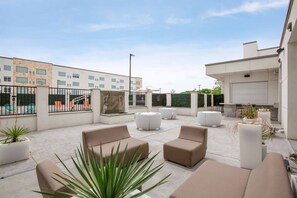 BBQ/picnic Area - Aloft Austin Round Rock (Round Rock)