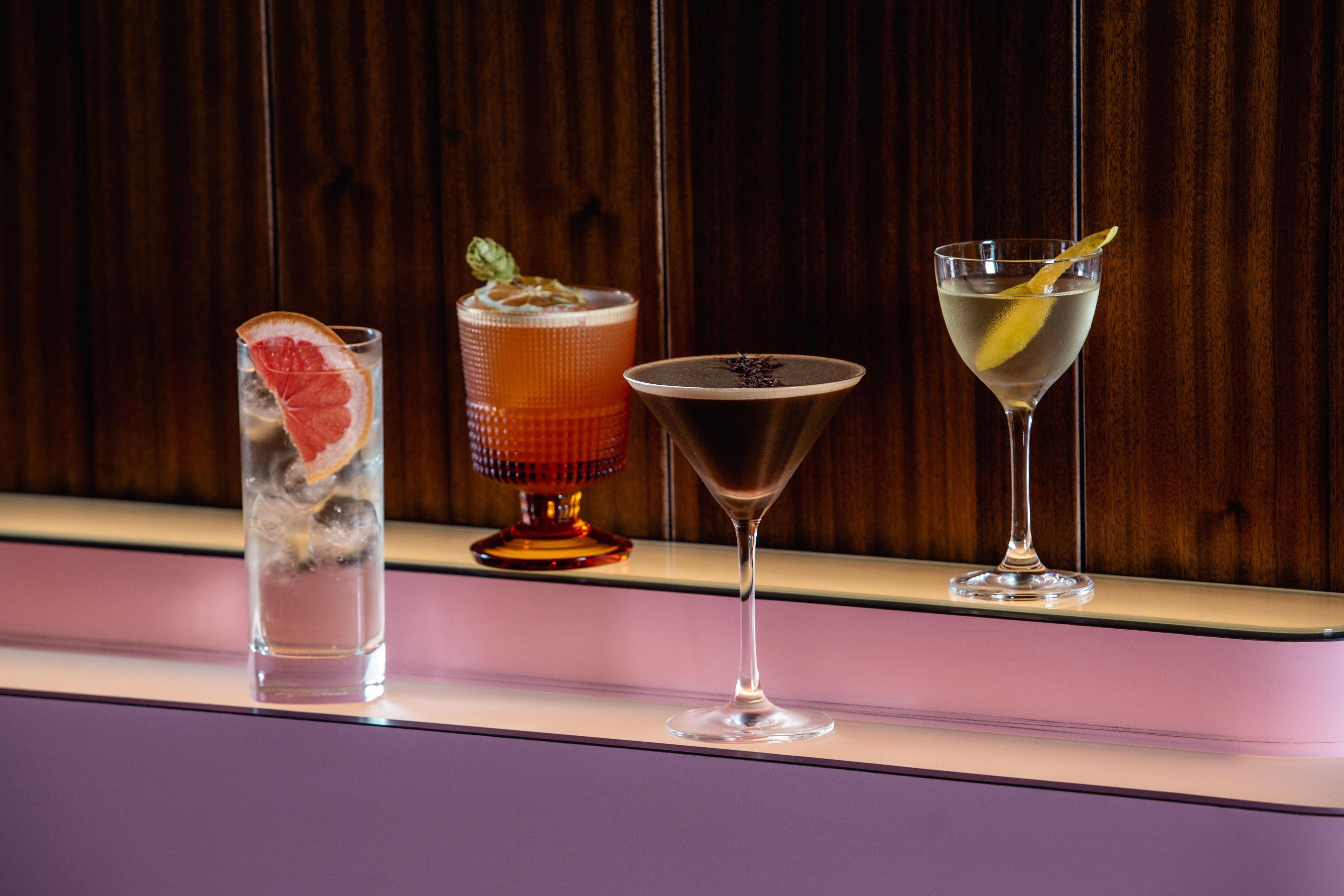 5 bars/lounges, bar met dakterras