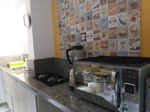 Appartement entre 2 plages avec vue, flambant neuf!