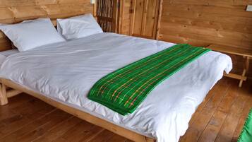 Desk, free WiFi, bed sheets