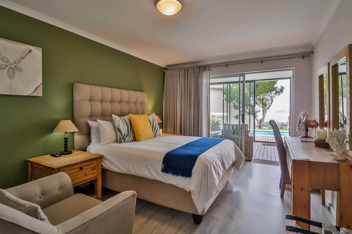 Kamar Double Deluks | Seprai premium, selimut bulu angsa, dan tempat tidur Tempur-Pendic