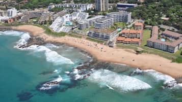 Sulla spiaggia, lettini da mare