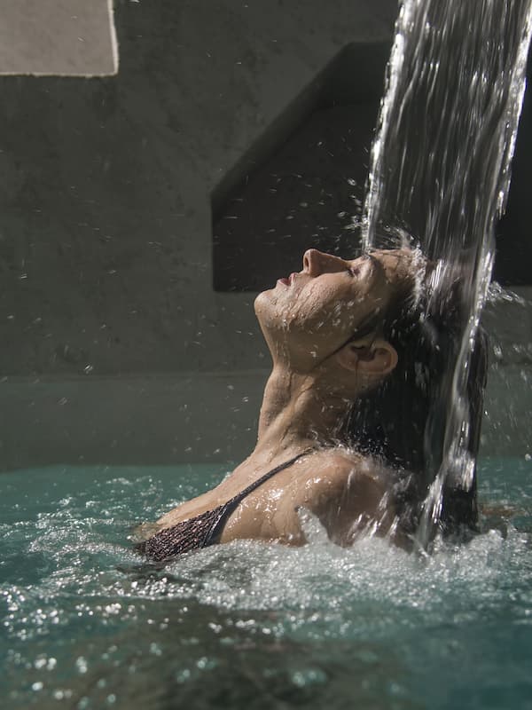 Suite, hidromasaje (Private Pool) | Ropa de cama hipoalergénica y minibar