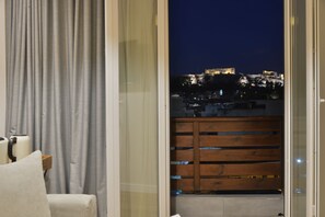 Allergikerbettwaren, Minibar, Zimmersafe, individuell dekoriert