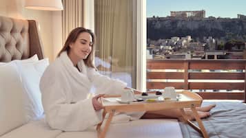 Suite (Acropolis View and Hammam) | Ropa de cama hipoalergénica y minibar