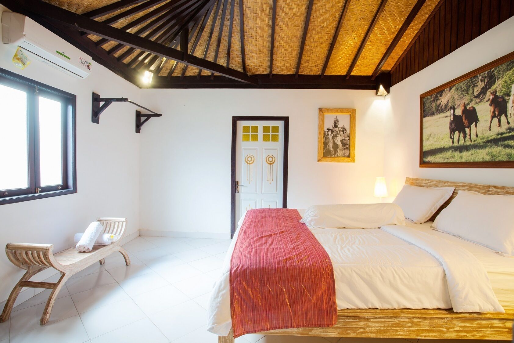 Beautiful 4 Bedrooms  Balinese Villa close to Seminyak