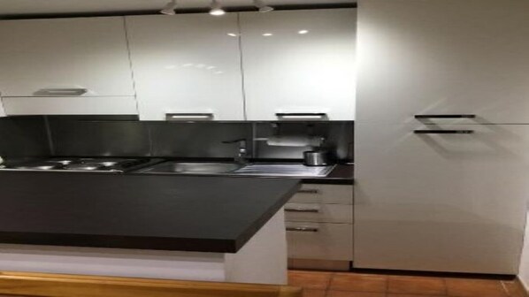 Private kitchen - In the heart of the village 50 meters from the ski slopes (Sauze d'Oulx, Italia)