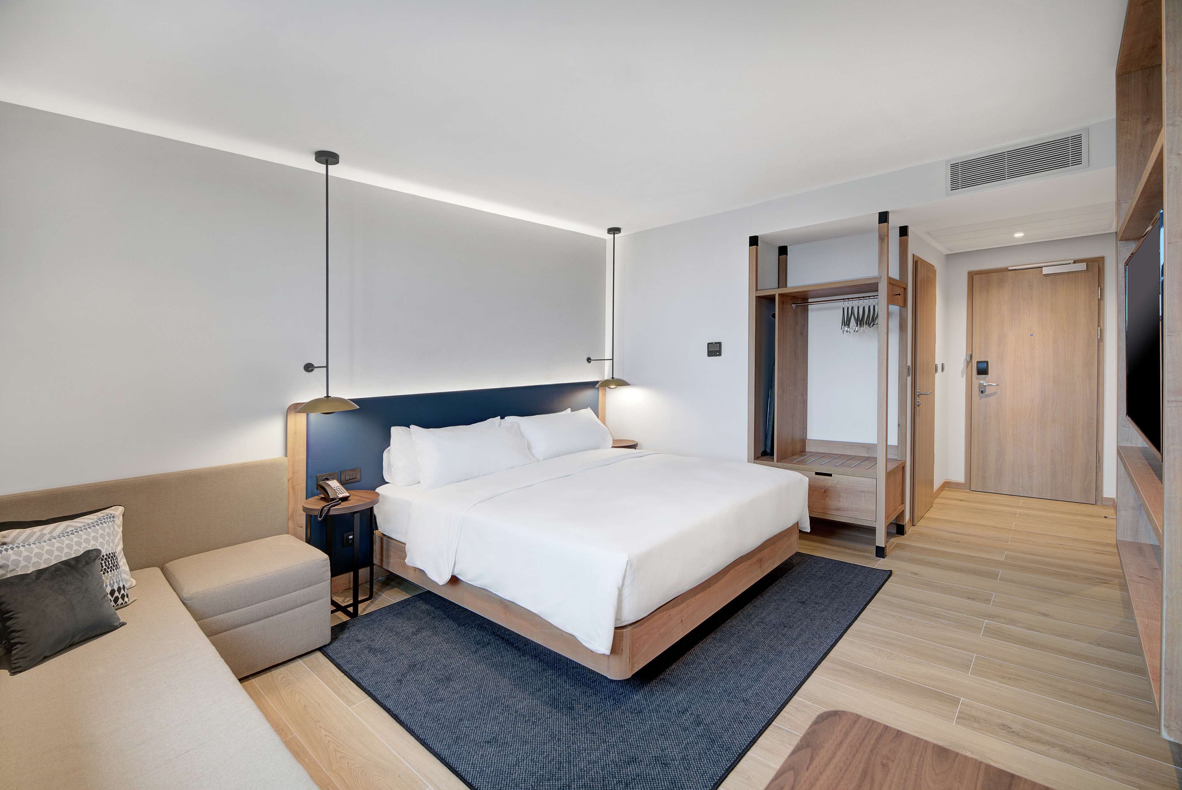 family room, 1 king bed | living area | lcd tv