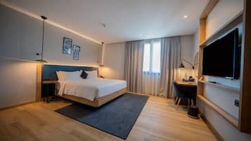 Habitación, 1 cama King size, con acceso para personas discapacitadas | Caja de seguridad en la habitación, escritorio y cortinas blackout