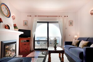 TV, fireplace - 3B Waterside - Praia da Luz (Luz)