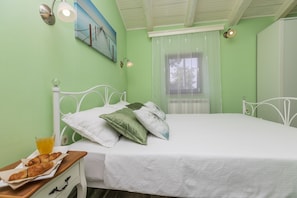 4 chambres, fer et planche à repasser, Wi-Fi, draps fournis