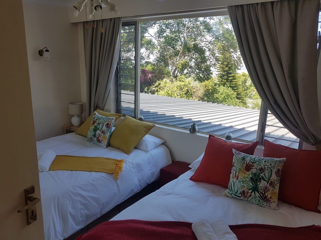 Phòng dành cho gia đình, quang cảnh hồ | Bộ đồ giường cao cấp, truy cập Internet không dây miễn phí 