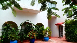 Interior entrance - Myriam and Frank Residence (Lowlands)