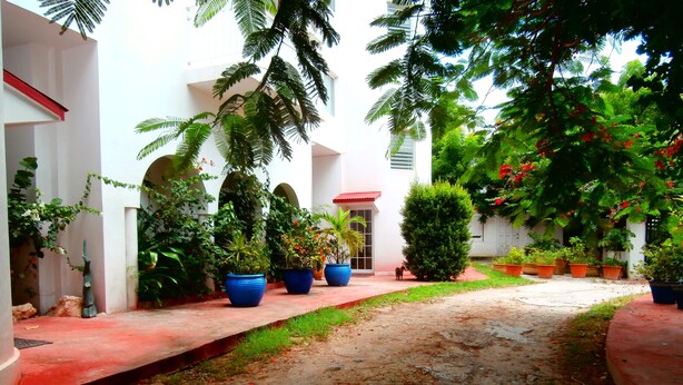 Interior entrance - Myriam and Frank Residence (Lowlands)