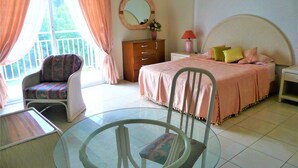 Studio, 1 Queen Bed, Smoking, Garden View - Myriam and Frank Residence (Lowlands)