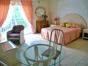 Studio, 1 Queen Bed, Smoking, Garden View | Premium bedding, blackout curtains, iron/ironing board, free WiFi - Myriam and Frank Residence (Lowlands)