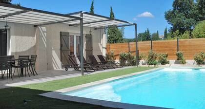 air-conditioned villa with heated pool just for you!