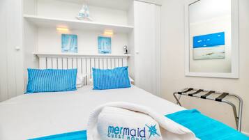 Phòng Suite dành cho gia đình, 3 phòng ngủ | Bộ đồ giường cao cấp, minibar, két bảo mật tại phòng