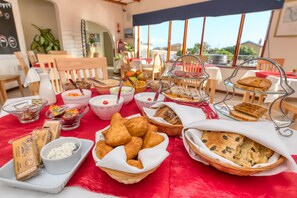 Free English breakfast  - Mermaid Guest House (Struisbaai)