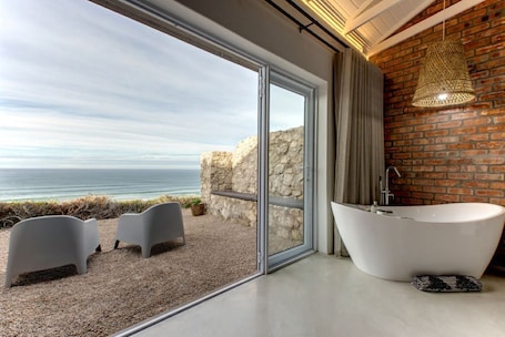 Executive Double Room, 1 King Bed, Ocean View | View from room. Seeplaas