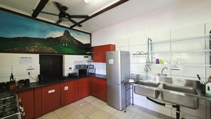 Shared kitchen facilities - Lidwala Lodge  (Lobamba)