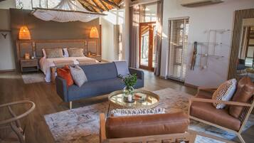 5 bedrooms, Egyptian cotton sheets, premium bedding, minibar