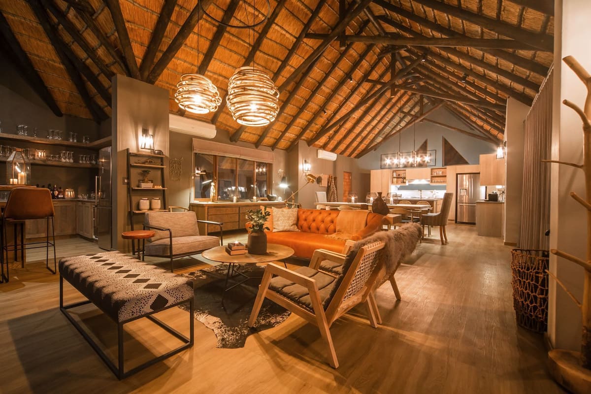 Luxury House, 6 Bedrooms | Living area | Flat-screen TV