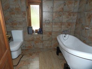 Cottage | Badkamer | Handdoeken, zeep, toiletpapier