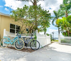 Property grounds - 2/2 House on the Intracoastal with dock! (Jensen Beach)