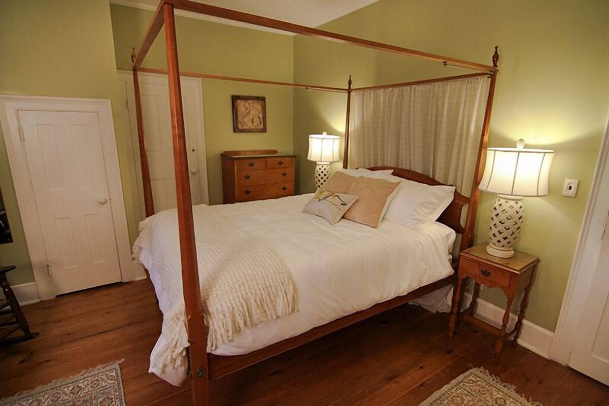 Chambre, 1 grand lit, non-fumeurs, vue jardin | Wi-Fi gratuit