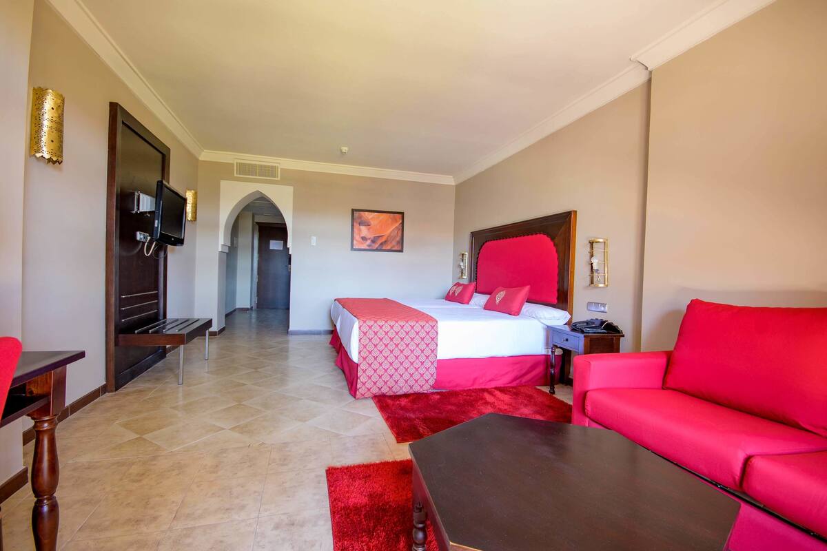 Minibar, coffre-fort, bureau