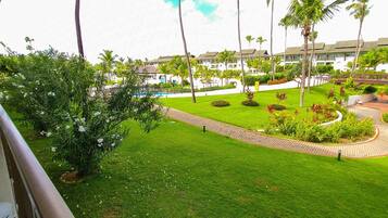 Family Apartment, Garden View | Property grounds