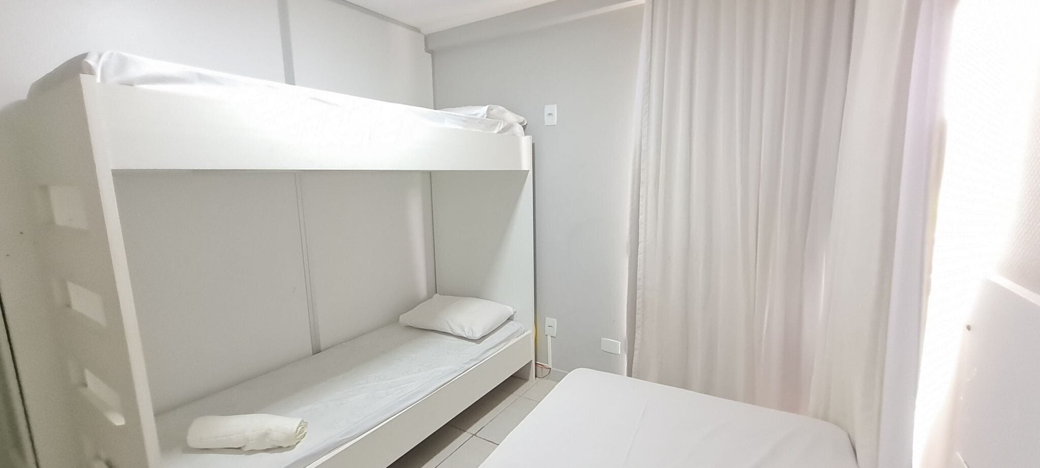 Appartamento familiare, vista piscina | Con stile personalizzato, con arredamento individuale, tende oscuranti