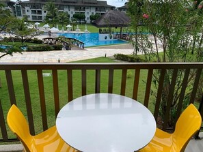 Family Apartment, Pool View | Outdoor dining - Flats no Beach Class de Muro Alto (Ipojuca)