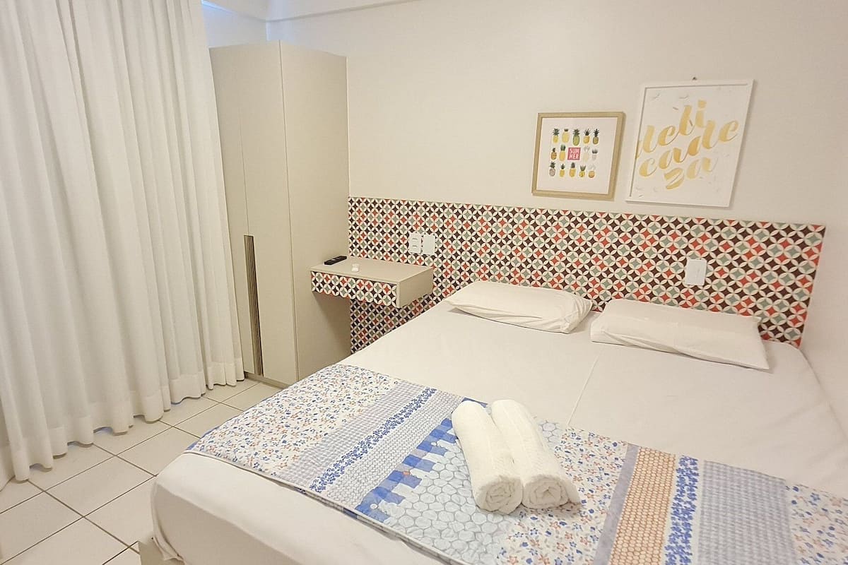 Departamento familiar, vista a la alberca | Decoración personalizada, muebles diferentes y cortinas blackout