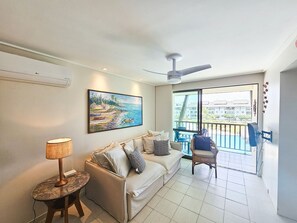 Comfort Apartment | Living area | LED TV - Flats no Beach Class de Muro Alto (Ipojuca)