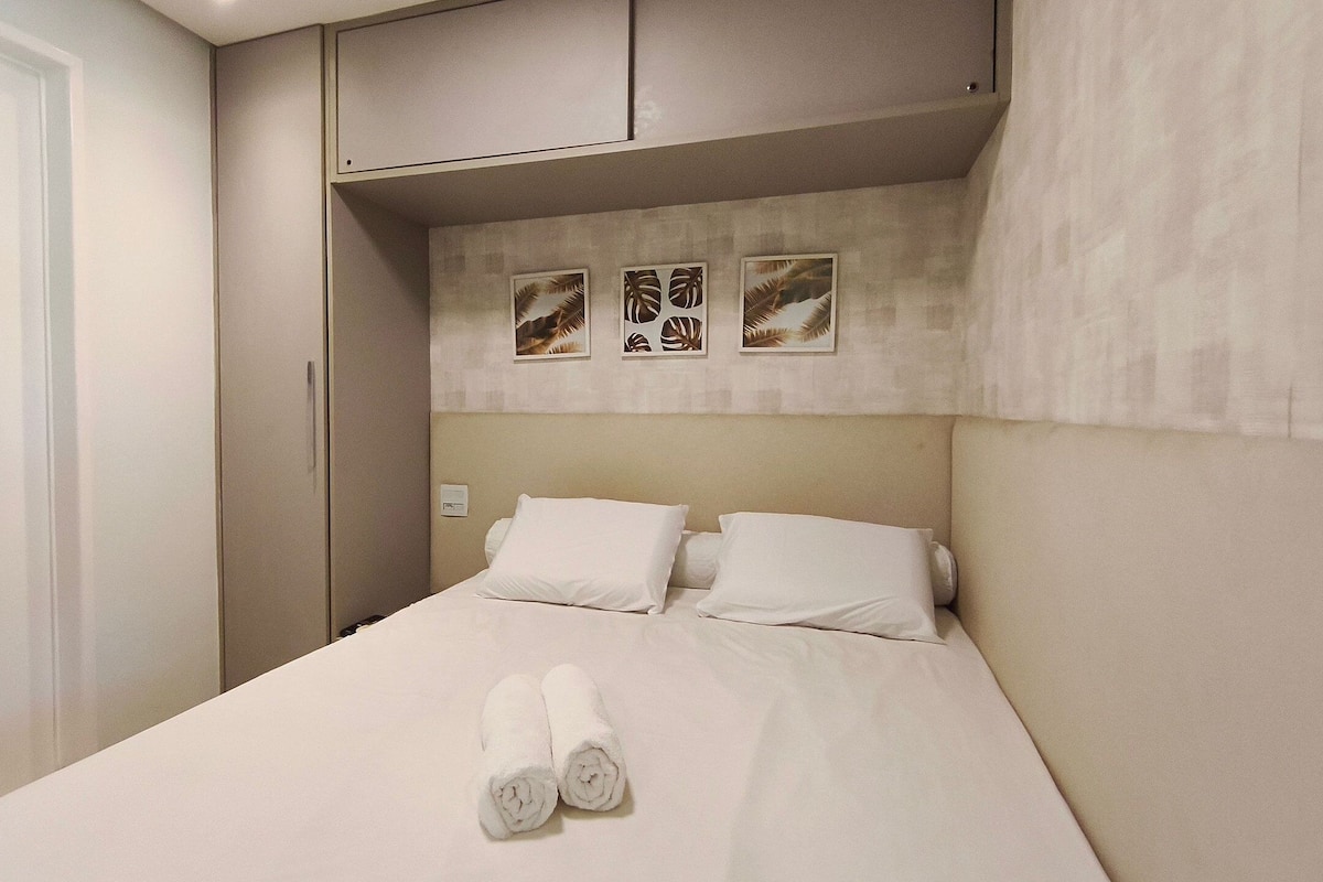 Apartamento clássico | Cortinas blackout, individualmente decorados, individualmente mobiliados