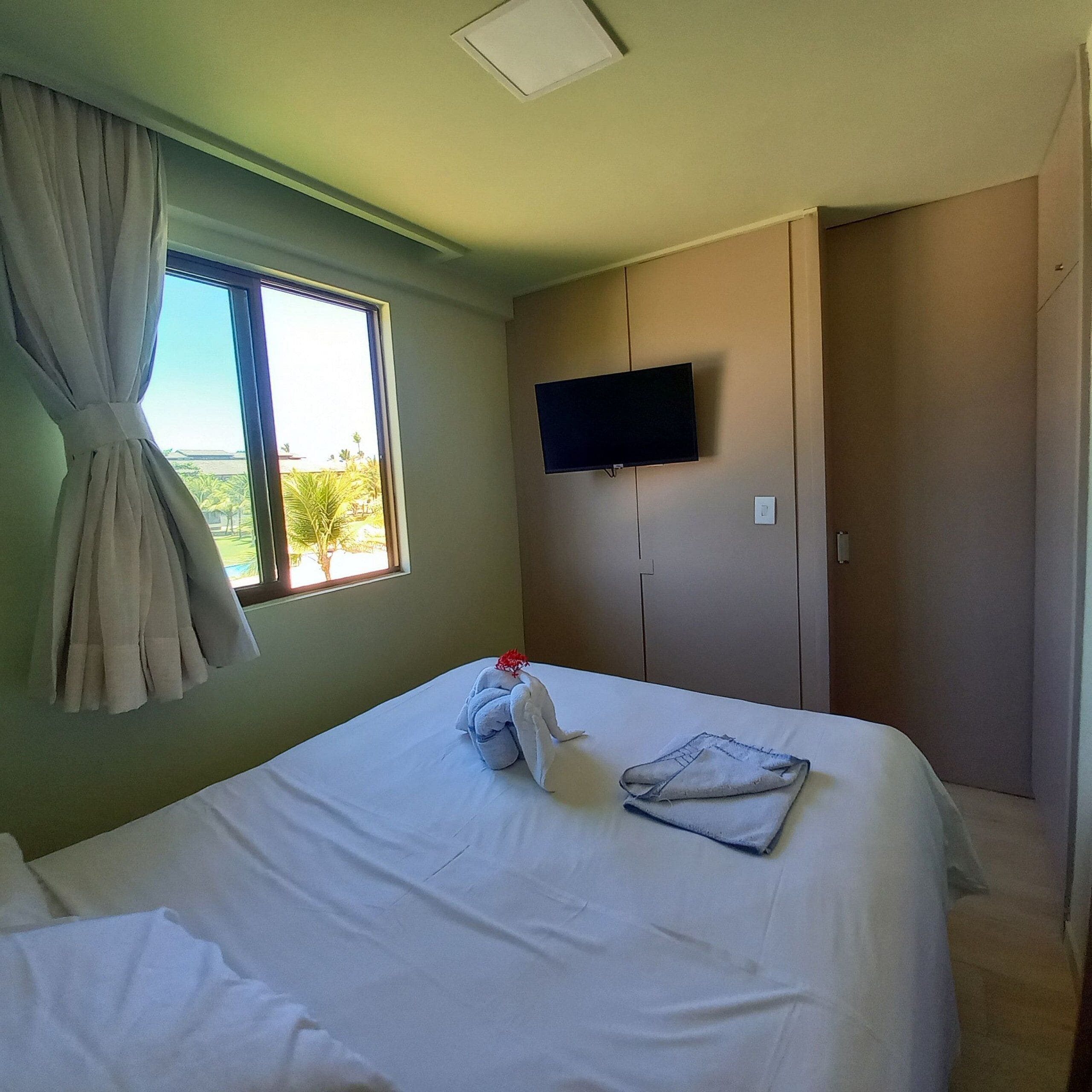 Appartamento familiare, vista piscina | Con stile personalizzato, con arredamento individuale, tende oscuranti