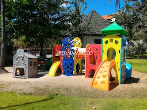 Familieleilighet, bassengutsikt | Barneområde