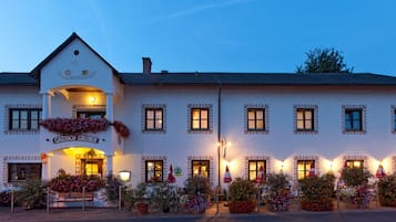 Fasade – kveld/natt