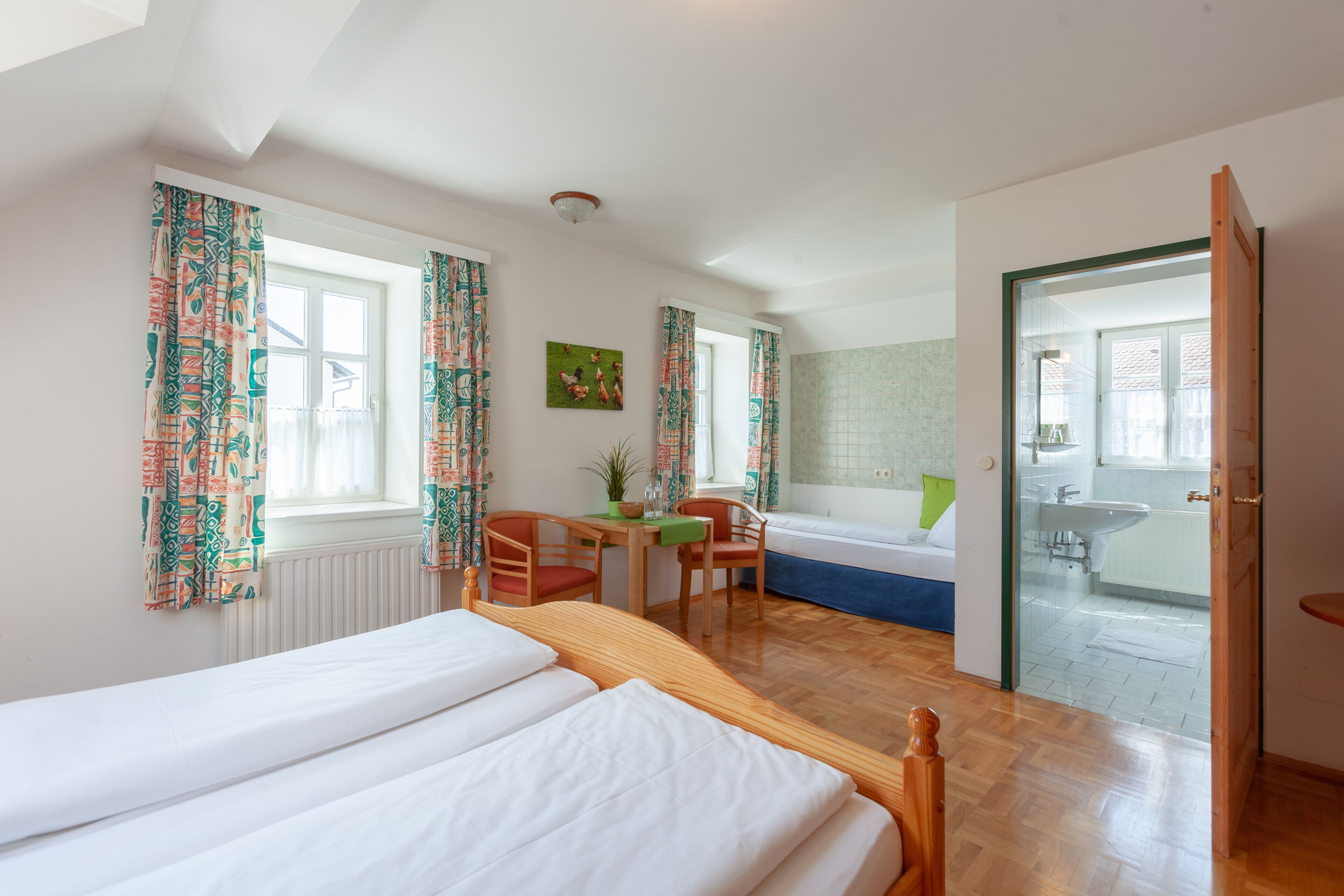 classic room | soundproofing, free wifi, bed sheets