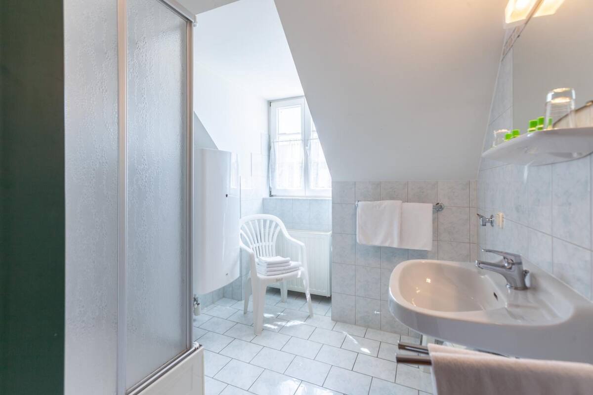 family apartment | bathroom | shower, free toiletries, towels