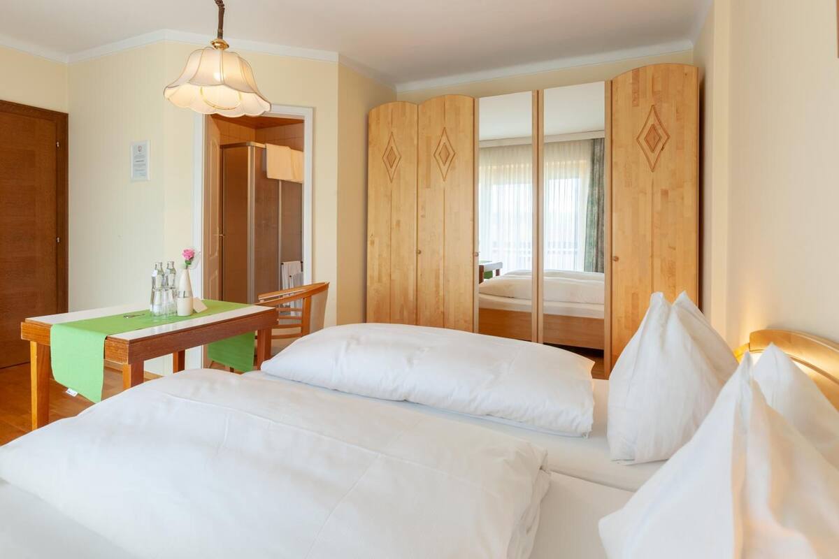 soundproofing, free wifi, bed sheets