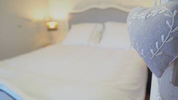 3 slaapkamers, een strijkplank/strijkijzer, reisbedje, wifi