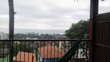 Superior-sviitti, parveke, merinäköala (1) | 1 makuuhuone, silitysrauta/-lauta, ilmainen Wi-Fi, vuodevaatteet