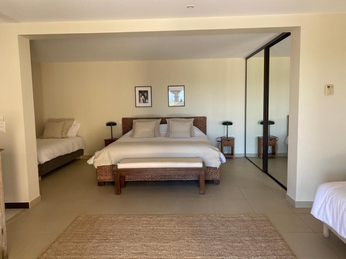 chambre oliveraie | minibar, in-room safe, individually decorated, individually furnished