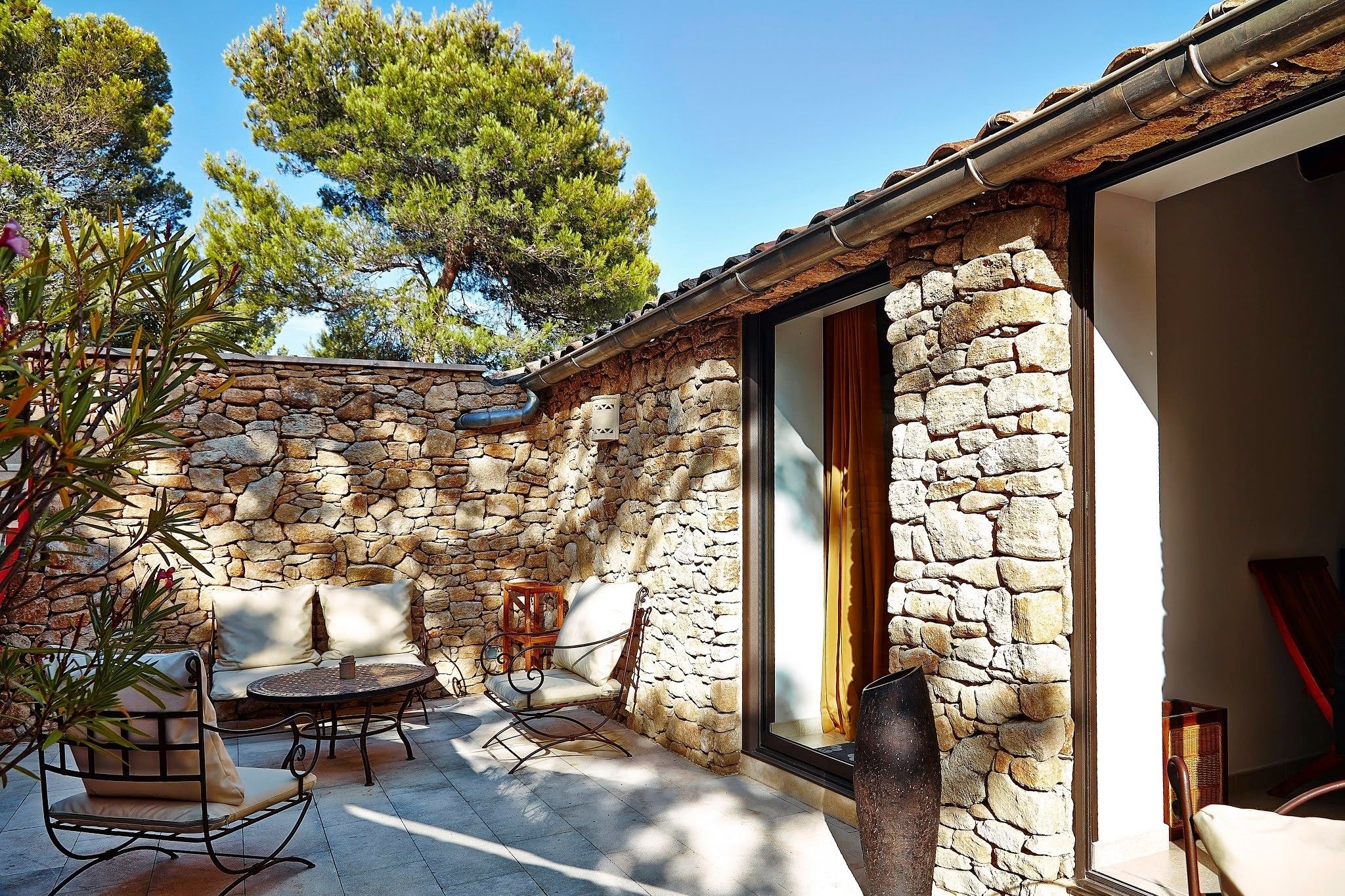 Chambre de Charme avec Patio | Terrace/patio