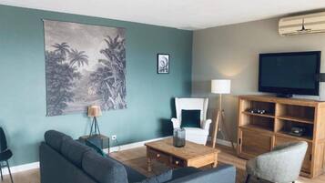 Apartment | Living area | TV