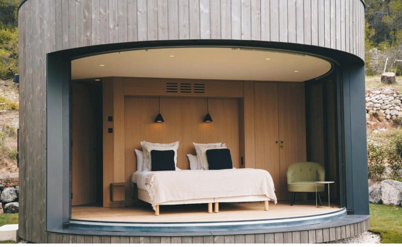 Minibar, in-room safe, individually decorated, individually furnished